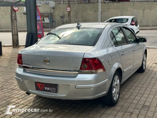 VECTRA SEDAN - 2.0 MPFI ELEGANCE 8V 4P MANUAL