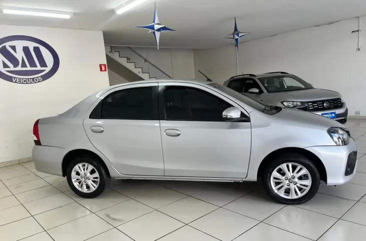 Etios Sedan 1.5 16V 4P FLEX X PLUS AUTOMÁTICO