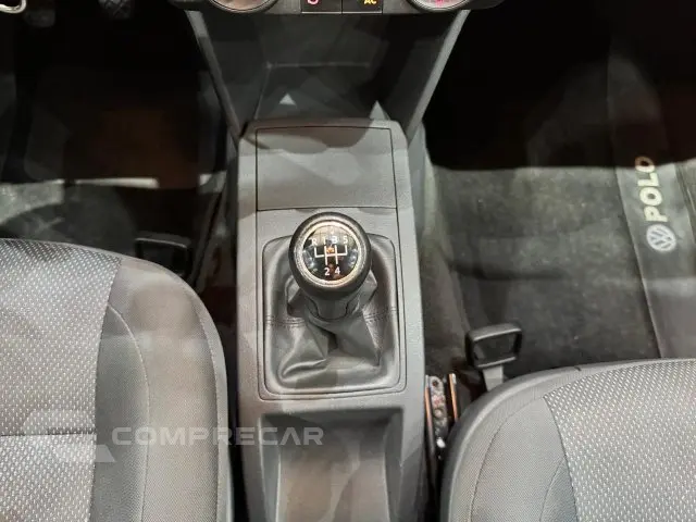 POLO SEDAN - 1.6 MI 8V 4P MANUAL