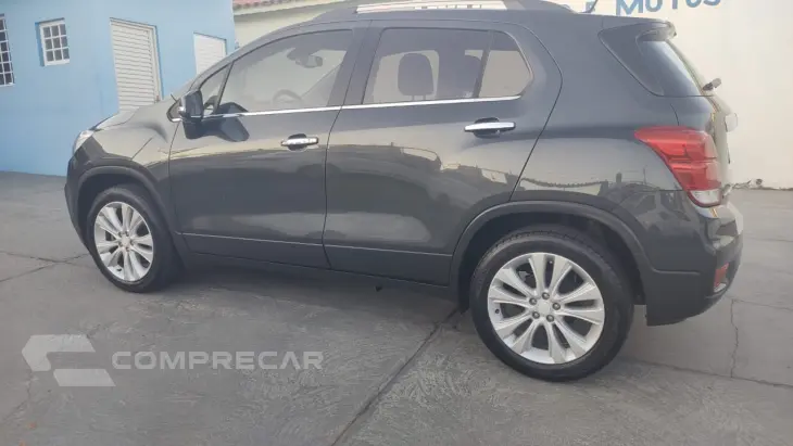 TRACKER PREMIER