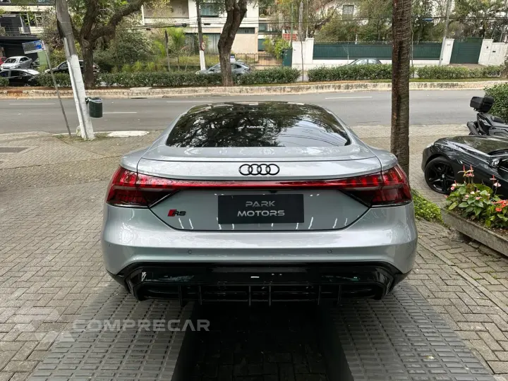 RS E-TRON GT Quattro