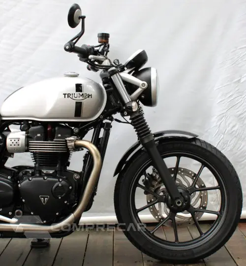 TRIUMPH STREET TWIN
