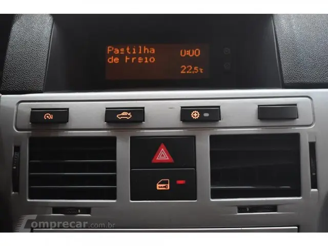 VECTRA SEDAN - 2.0 MPFI ELEGANCE 8V 4P MANUAL