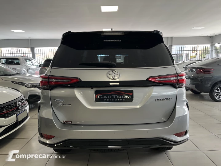 HILUX SW4 2.8 D-4d Turbo Diamond 7L