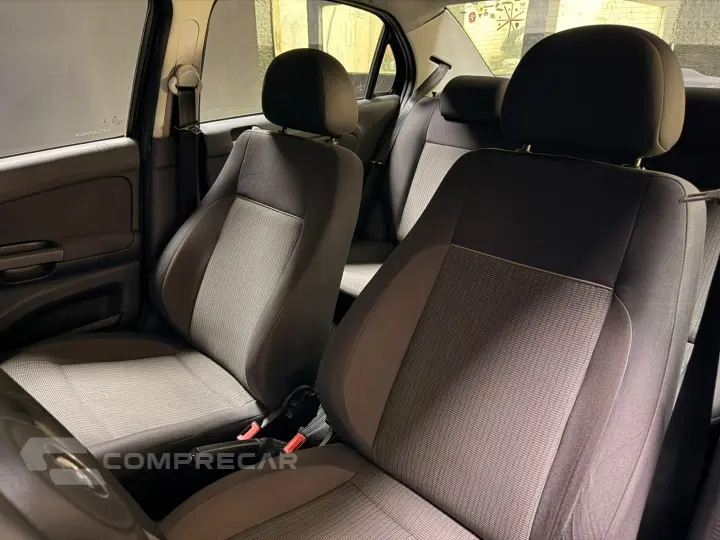 VOYAGE 1.6 MI CITY 8V FLEX 4P MANUAL
