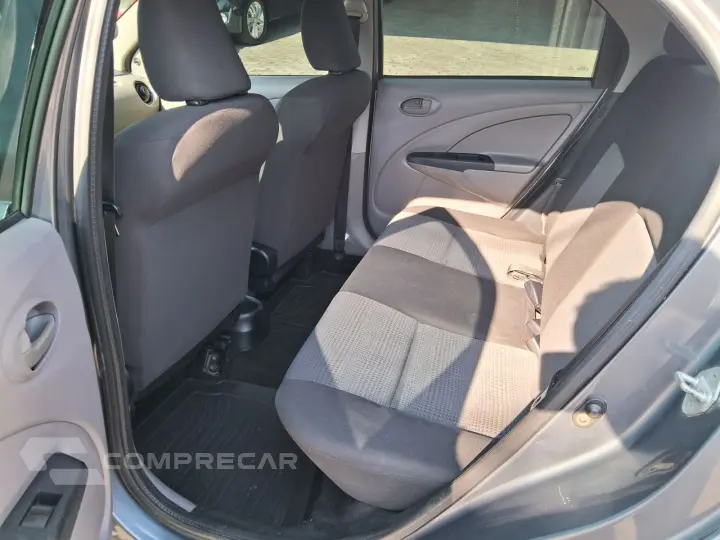 Etios Sedan 1.5 16V 4P FLEX XS