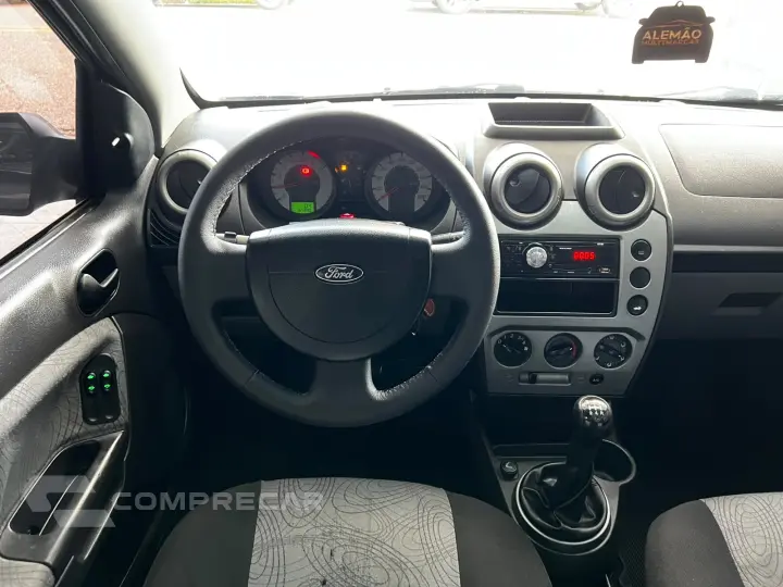 FIESTA 1.6 MPI Class Sedan 8V