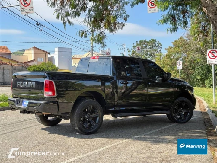 CLASSIC 5.7 V8 GASOLINA LARAMIE NIGHT EDITION CD