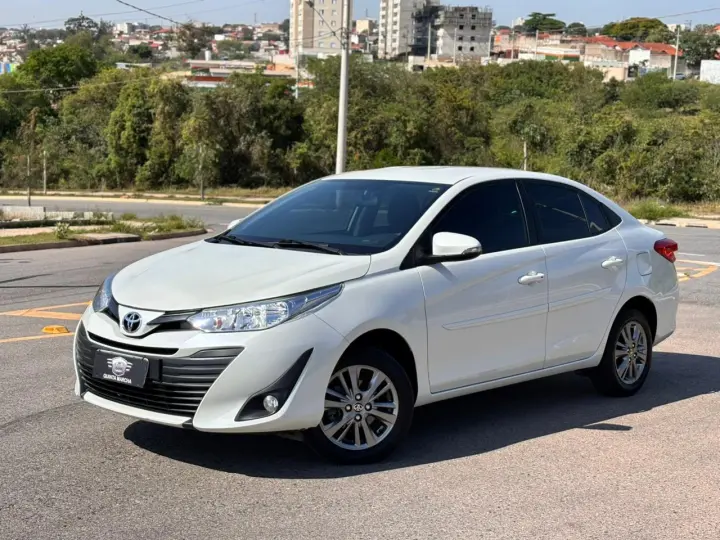 Yaris Sedan 1.5 XL Plus Tech CVT (Flex)