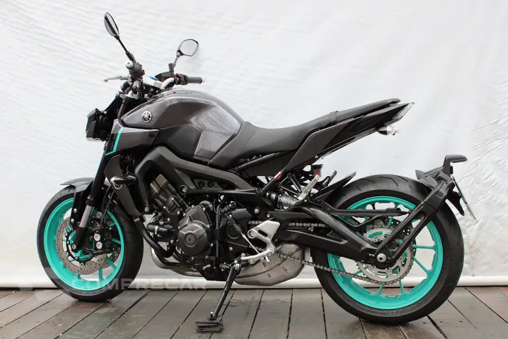 YAMAHA MT-09