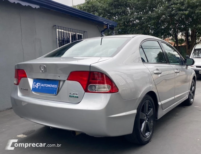 Civic 1.8 16V 4P LXS
