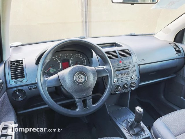 POLO - 1.6 MI 8V 4P MANUAL