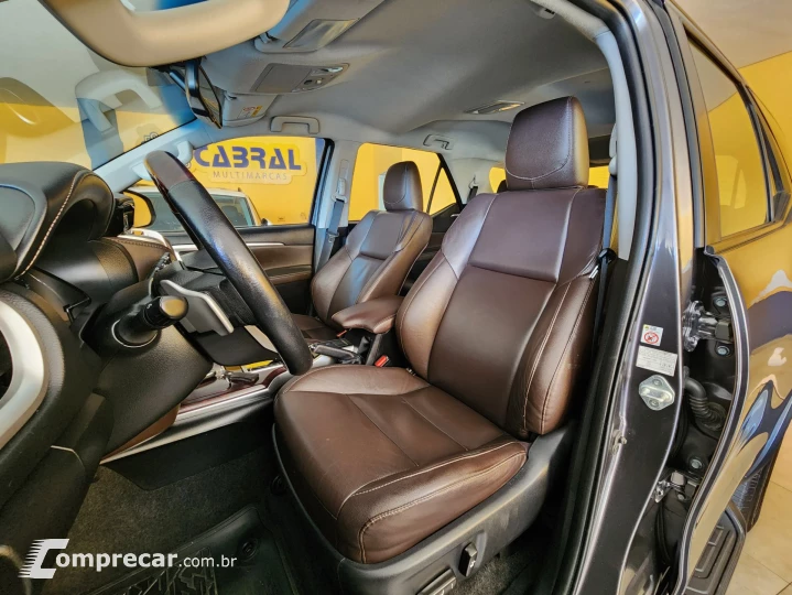 Hilux SW4 SRV 4x2 2.7 Flex 16V Aut.