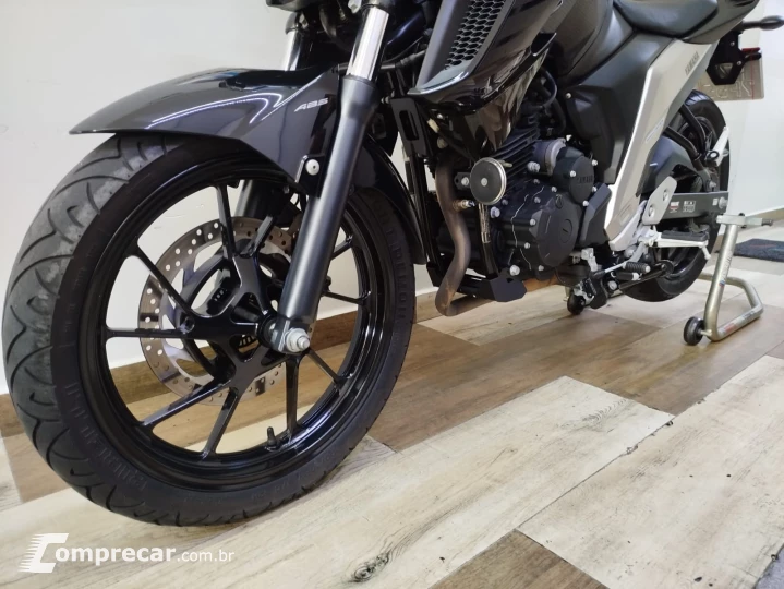 Fazer FZ25