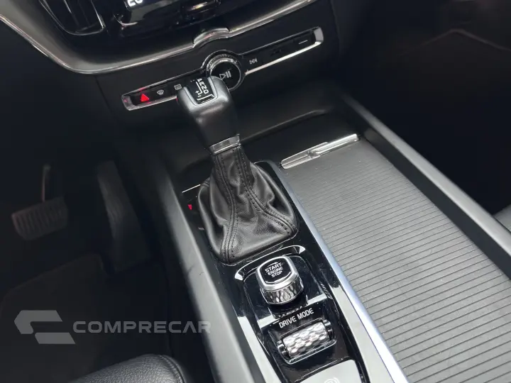 XC60 2.0 D5 DIESEL MOMENTUM AWD GEARTRONIC