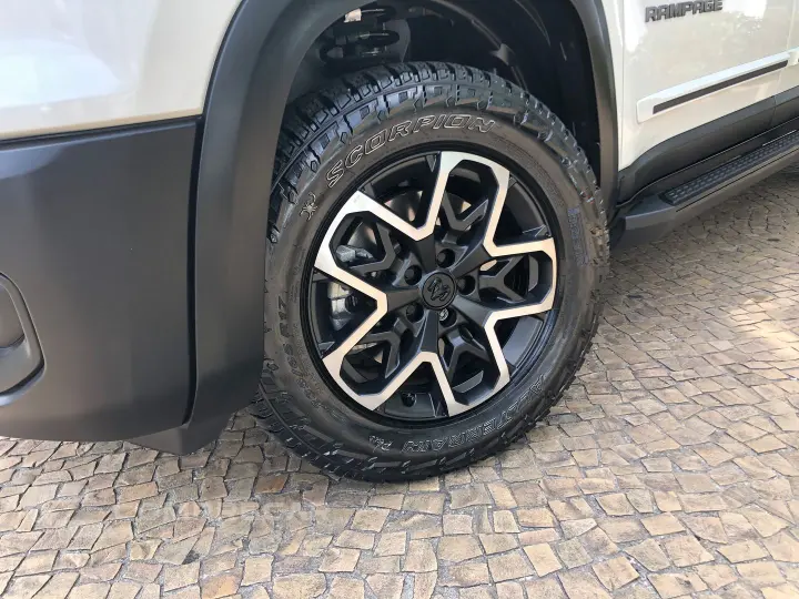 Rampage 2.2 Turbo Diesel Rebel 4X4 Automático