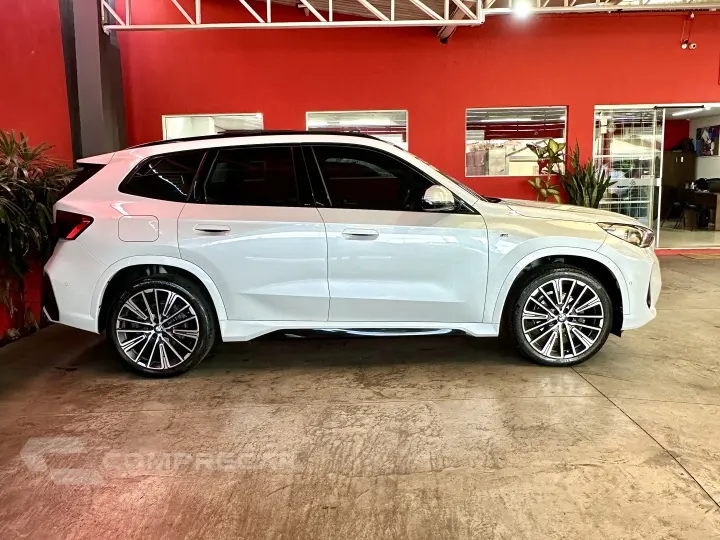 X1 2.0 16V TURBO GASOLINA SDRIVE20I M SPORT STEPTRONIC