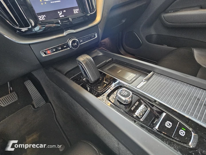 XC60 2.0 D5 Momentum AWD Geartronic