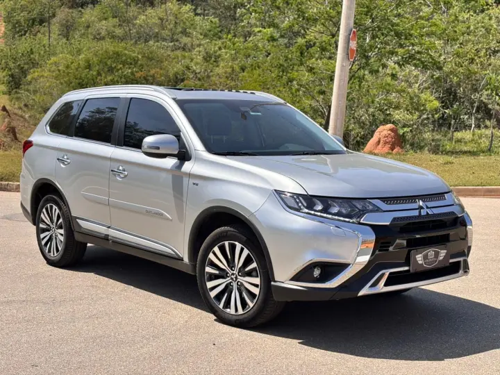 Outlander 3.0 HPE-S 4WD CVT