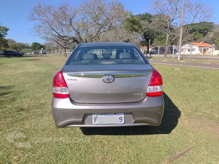 ETIOS 1.5 XLS Sedan 16V