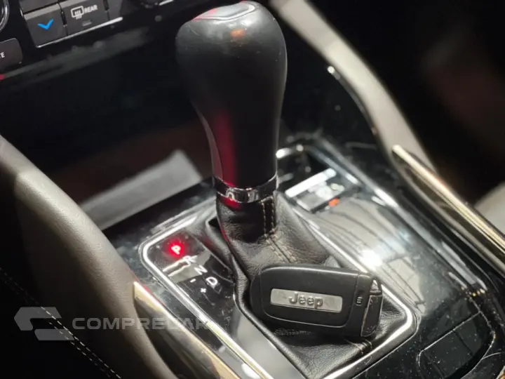 COMMANDER 1.3 T270 TURBO FLEX OVERLAND AT6