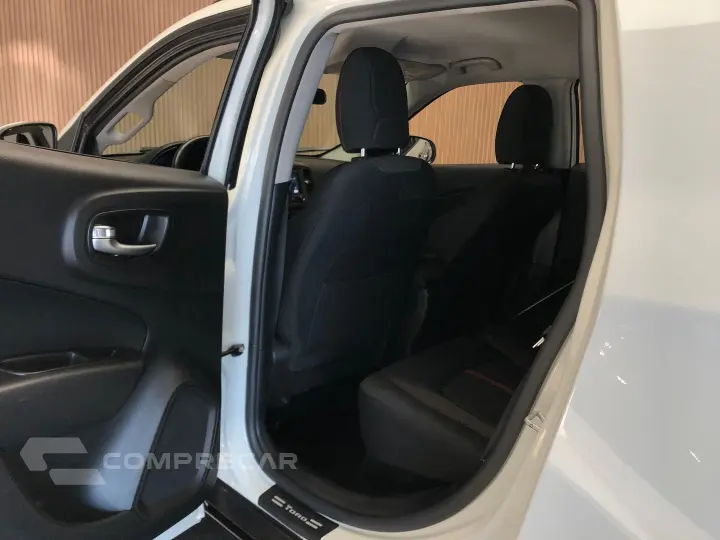 Toro 1.8 16V Evo Flex Freedom At6