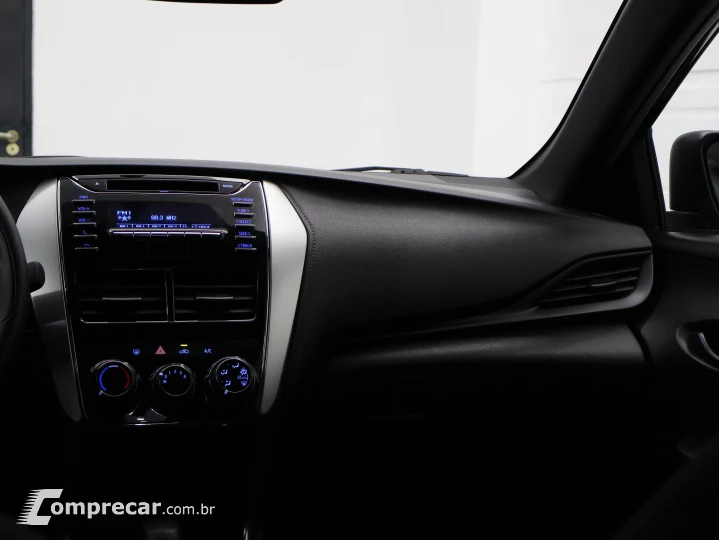 YARIS 1.3 16V XL Live