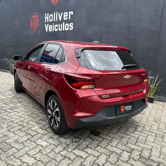 ONIX 1.0 Turbo Plus Premier