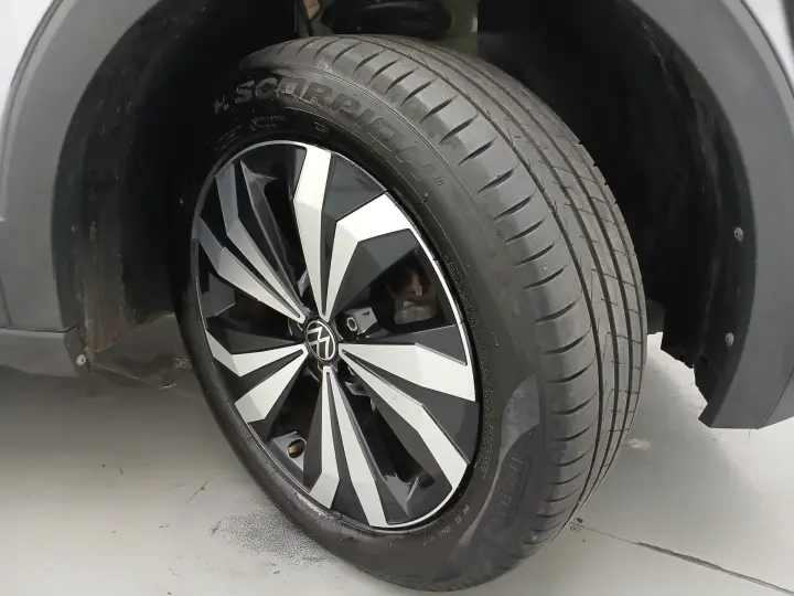 T-CROSS 1.0 200 TSI TOTAL FLEX AUTOMÁTICO