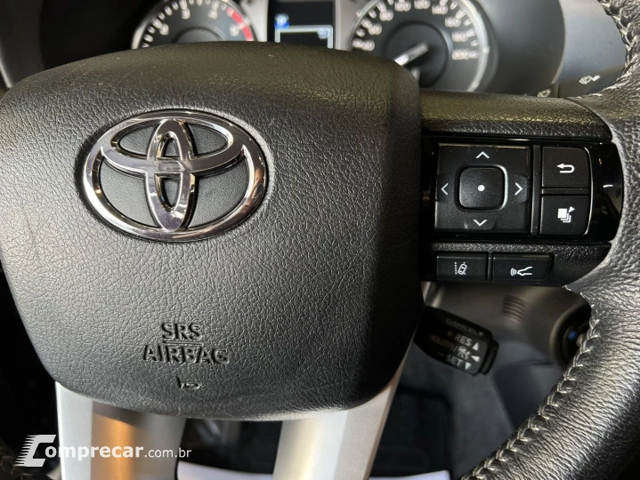 HILUX 2.8 D-4D TURBO DIESEL CD SRX 4X4 AUTOMÁTICO