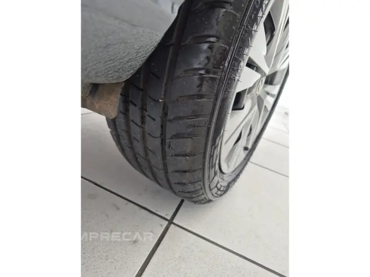 VOYAGE 1.0 12V MPI TOTALFLEX 4P MANUAL