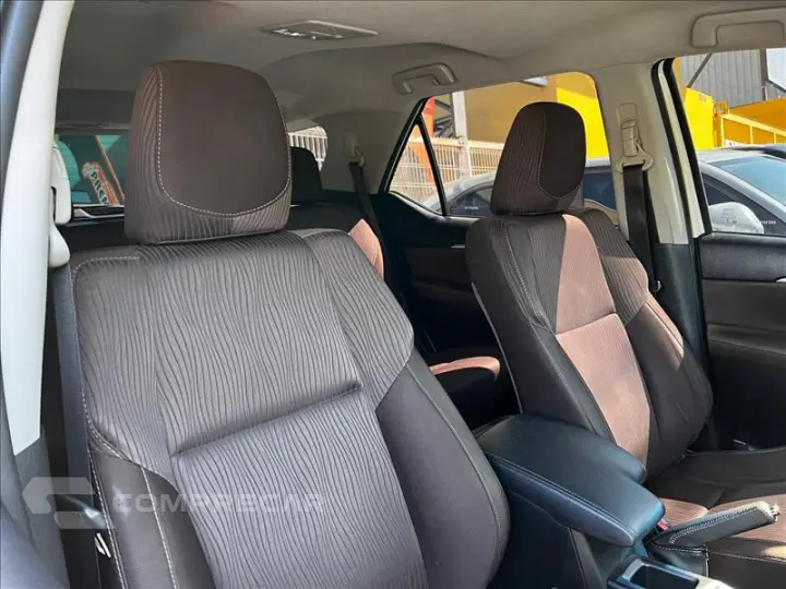 HILUX SW4 2.7 SR 4X2 16V