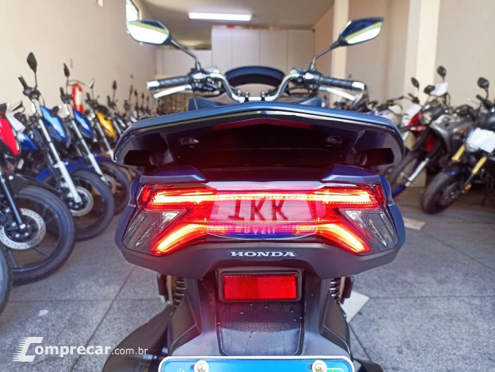 PCX 160 DLX