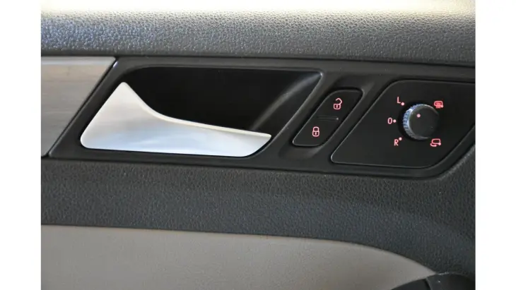 JETTA - 2.0 COMFORTLINE 4P MANUAL