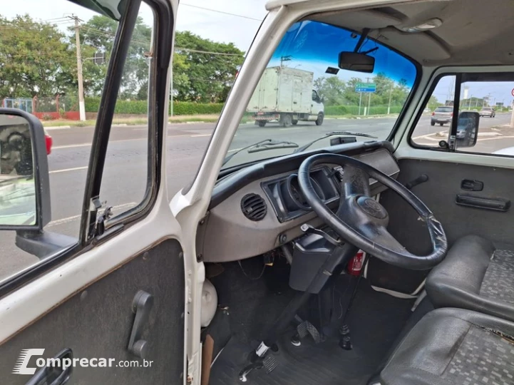 KOMBI 1.6 MI STD Escolar 8V