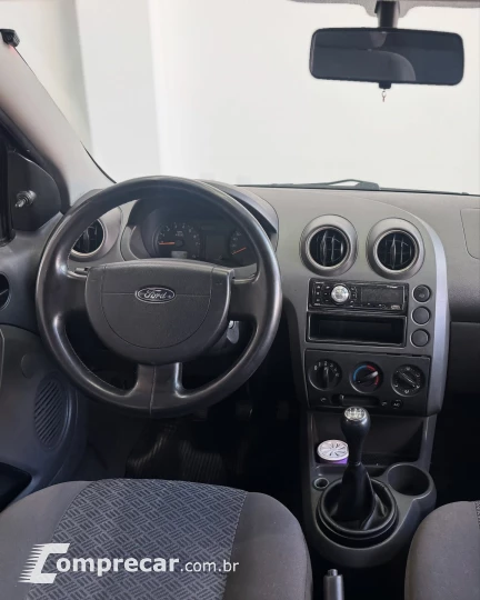 FIESTA 1.6 MPI Class Sedan 8V