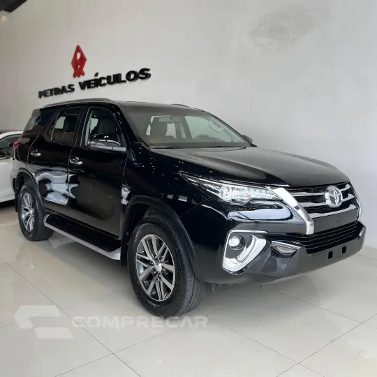 HILUX SW4 2.8 SRX 4X4 7 Lugares 16V Turbo Intercooler