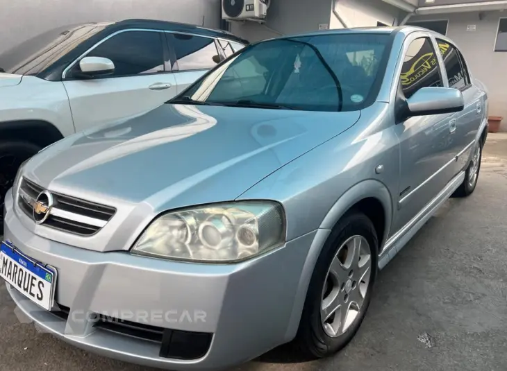 ASTRA 2.0 MPFI Advantage Sedan 8V