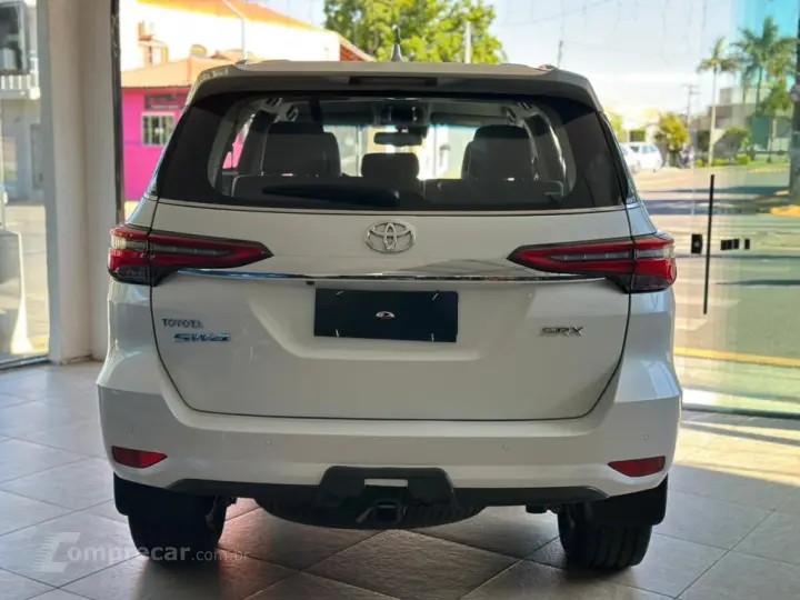 HILUX SW4 2.8 D-4D TURBO DIESEL SRX 7L 4X4 AUTOMÁTICO