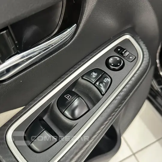 VERSA V-DRIVE Premium 1.6 16v Flex Aut.