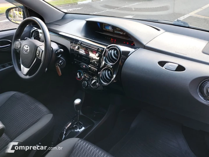 Etios Hatch 1.5 16V 4P FLEX XS AUTOMÁTICO