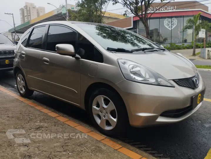 Fit 1.4 16V 4P LX FLEX