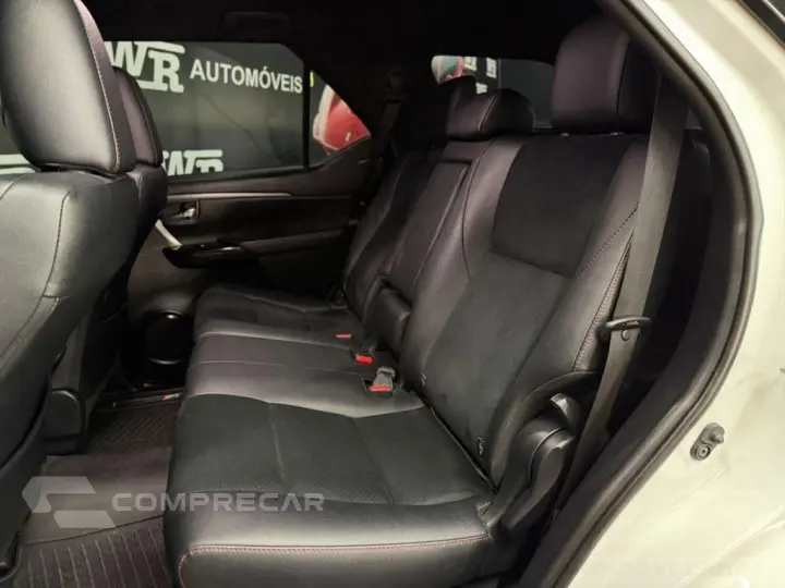 HILUX SW4 2.8 D-4d Turbo Gr-s 7L 4X4