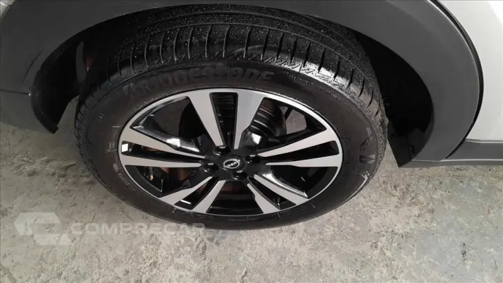 KICKS PLAY 1.6 16V FLEXSTART SENSE XTRONIC