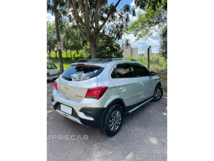 ONIX 1.4 MPFI ACTIV 8V FLEX 4P AUTOMÁTICO