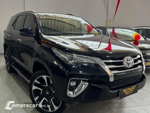 HILUX SW4 - 2.8 D-4D TURBO SRX 7L 4X4 AUTOMÁTICO