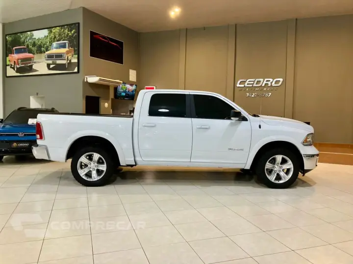 1500 5.7 V8 CLASSIC LARAMIE CABINE DUPLA 4X4 AUTOMÁTICO