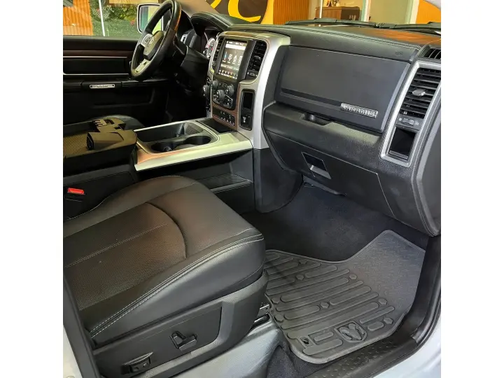 CLASSIC 5.7 V8 GASOLINA LARAMIE CD 4X4 AUTOMÁTICO