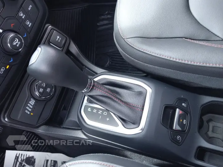 RENEGADE 1.3 T270 TURBO FLEX TRAILHAWK 4X4 AT9