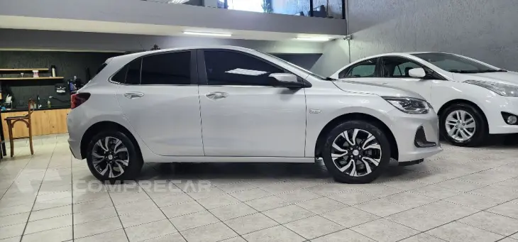 ONIX HATCH PREM. 1.0 12V TB Flex 5p Aut.